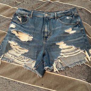 American Eagle highway rise 90s boyfriend shorts
